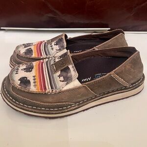 Ariat Cruiser Shoes Womens Size 6.5 B Brown Buffalo Print Slip On Casual Leather